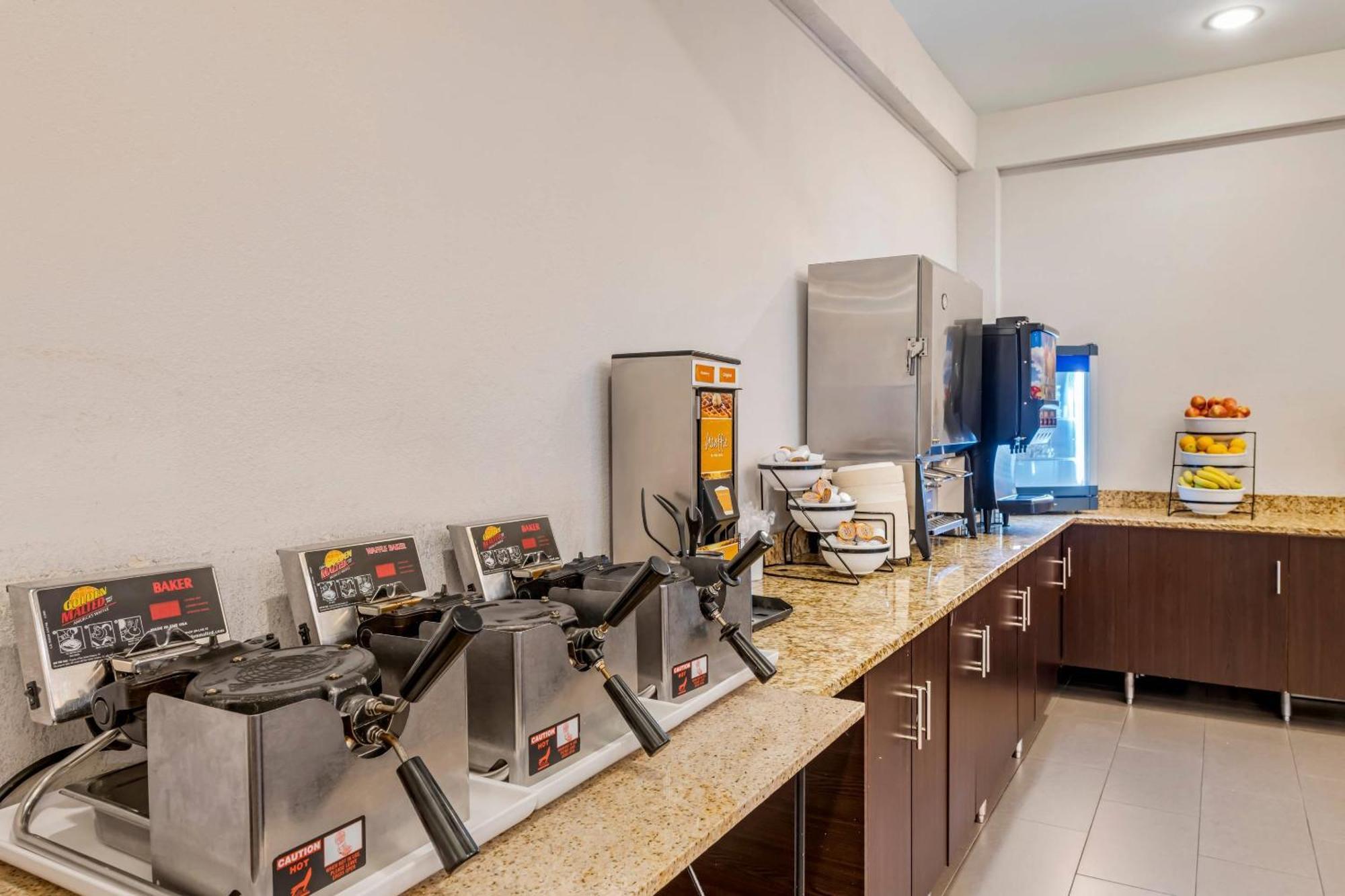 Comfort Inn Msp Airport - Mall Of America Блумингтон Экстерьер фото