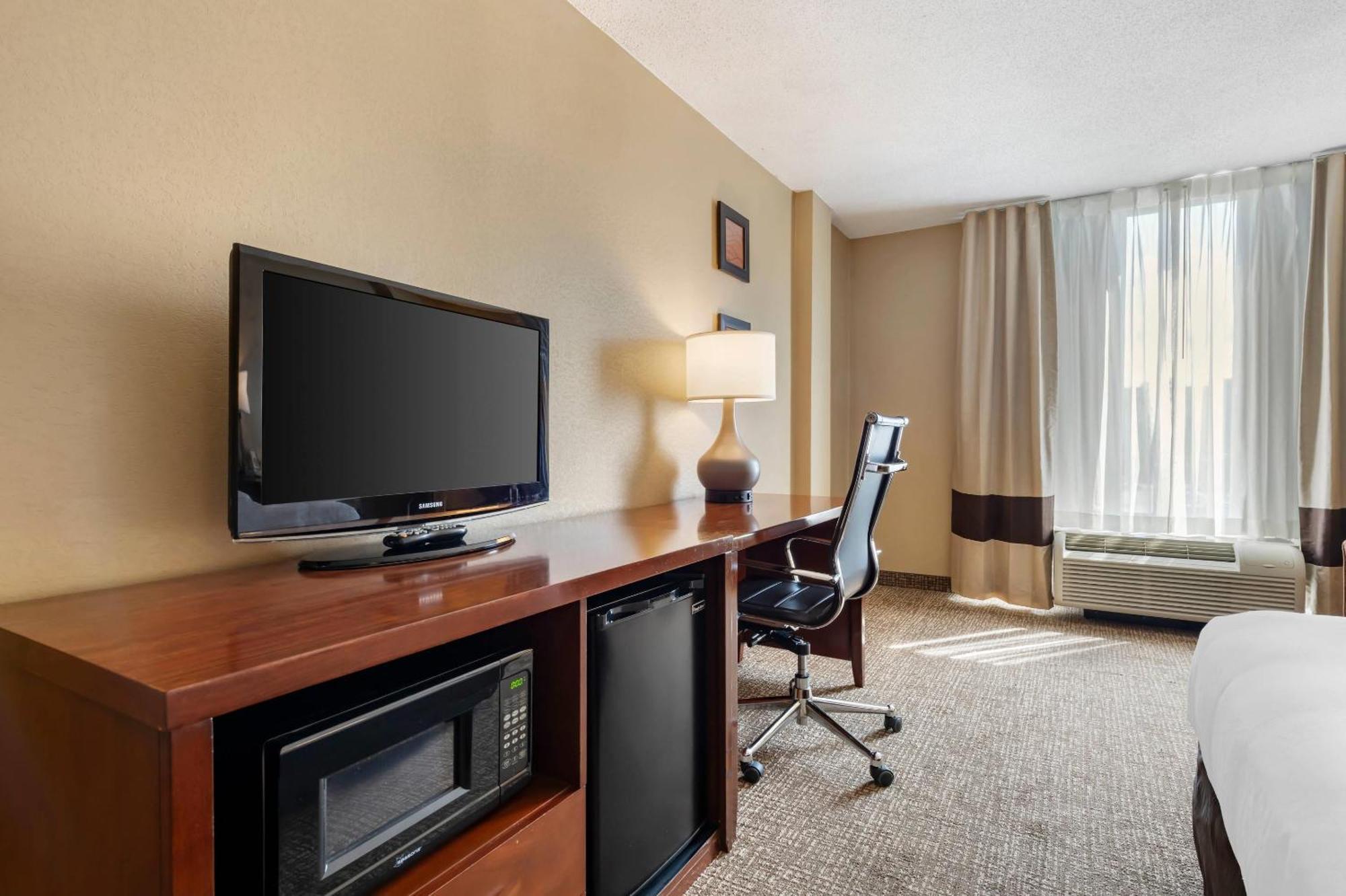 Comfort Inn Msp Airport - Mall Of America Блумингтон Экстерьер фото