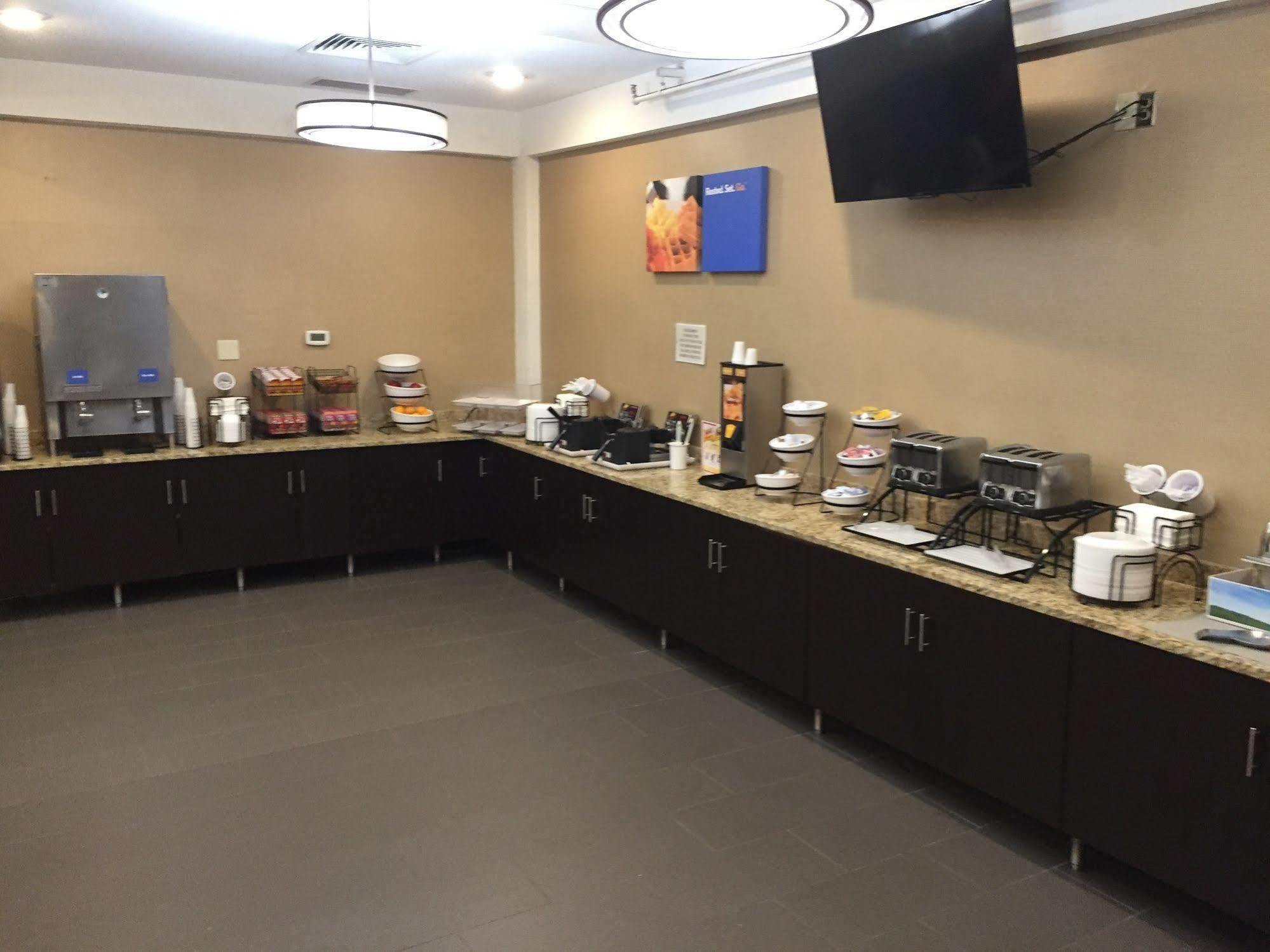 Comfort Inn Msp Airport - Mall Of America Блумингтон Экстерьер фото